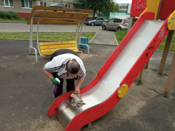 Берегите детские площадки